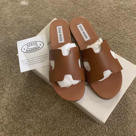 Steve Maddens flat sandal.